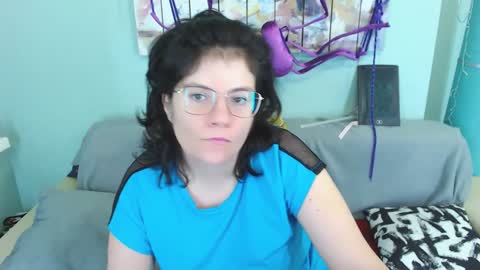 Snapshot of everly_rays chatting on 12/27/24, 06:42 Everly online show from 12/27/24, 06:42