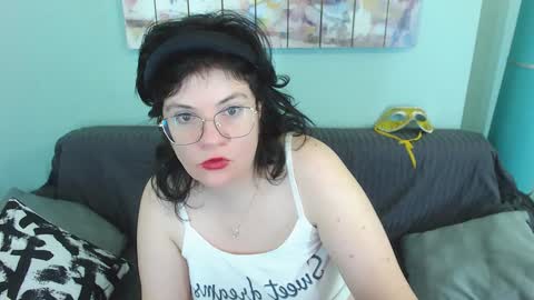 Snapshot of everly_rays chatting on 02/06/25, 02:33 Everly online show from 02/06/25, 02:33