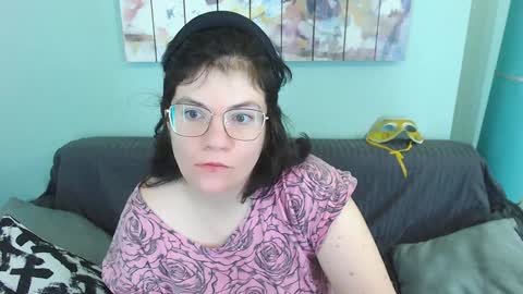 Snapshot of everly_rays chatting on 02/06/25, 12:05 Everly online show from 02/06/25, 12:05