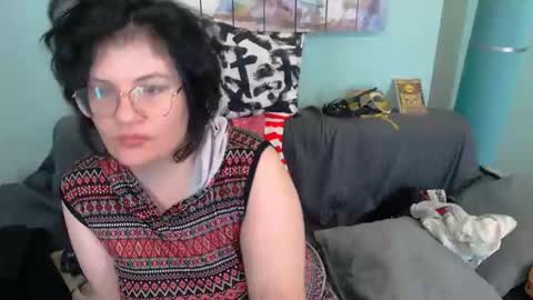 Snapshot of everly_rays chatting on 09/08/25, 05:01 Everly online show from 09/08/25, 05:01