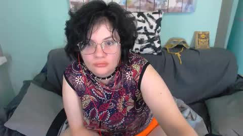 Snapshot of everly_rays chatting on 09/19/25, 06:08 Everly online show from 09/19/25, 06:08