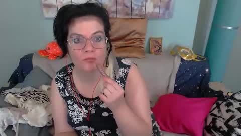 Everly online show from 11/25/25, 04:40