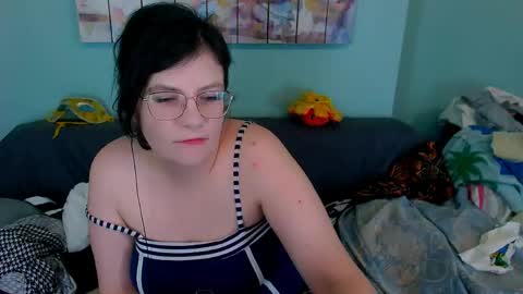 Everly online show from 04/12/26, 10:15