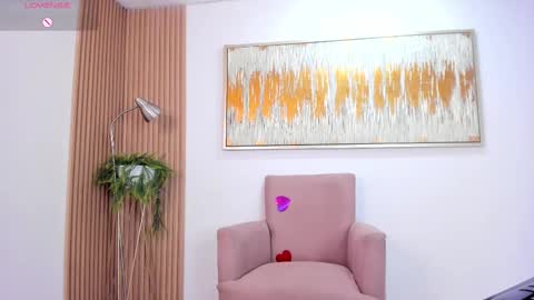 Snapshot of everyh chatting on 02/23/25, 05:39 Sophia online show from 02/23/25, 05:39