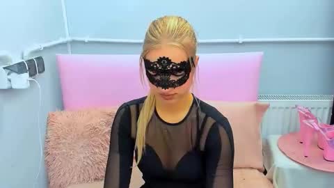 Snapshot of evettegold chatting on 09/18/25, 03:14 Eve online show from 09/18/25, 03:14