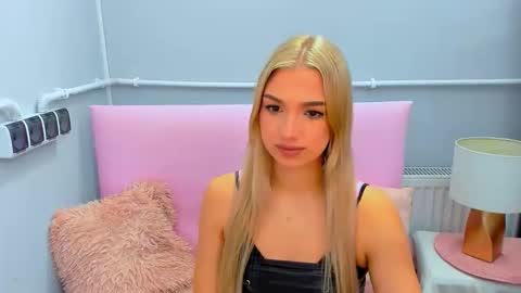 Snapshot of evettegold chatting on 09/19/25, 09:15 Eve online show from 09/19/25, 09:15