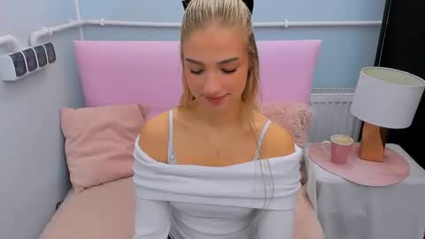 Snapshot of evettegold chatting on 09/27/25, 02:33 Eve online show from 09/27/25, 02:33