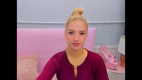 Snapshot of evettegold chatting on 09/30/25, 02:55 Eve online show from 09/30/25, 02:55