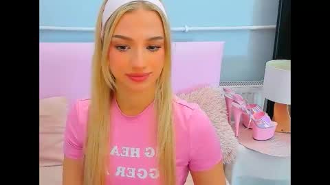 Snapshot of evettegold chatting on 10/22/25, 03:56 Eve online show from 10/22/25, 03:56