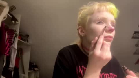 Sky online show from 12/19/25, 05:20