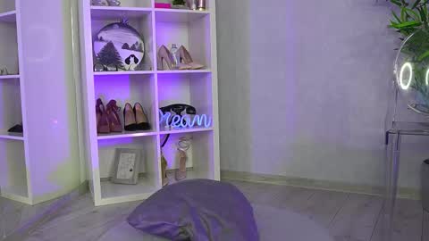 evewilder online show from 02/10/26, 05:55