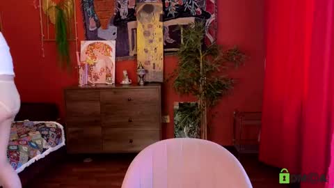 evi_brook online show from 05/20/26, 12:33