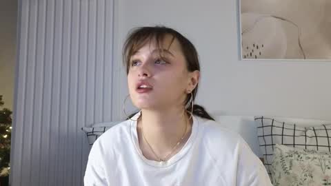 Snapshot of evi_woow chatting on 12/18/24, 08:57 evi_woow online show from 12/18/24, 08:57