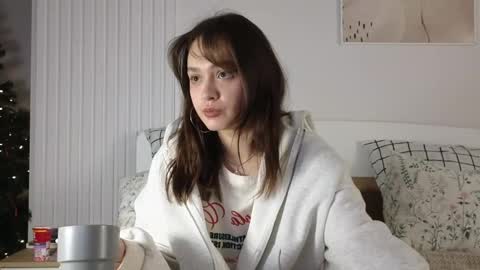 Snapshot of evi_woow chatting on 12/23/24, 04:22 evi_woow online show from 12/23/24, 04:22