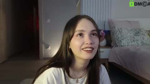 Snapshot of evi_woow chatting on 02/14/25, 10:04 evi_woow online show from 02/14/25, 10:04