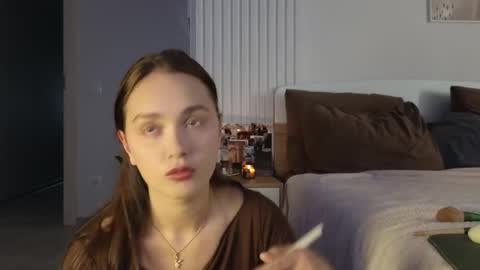 Snapshot of evi_woow chatting on 09/11/25, 09:48 evi_woow online show from 09/11/25, 09:48