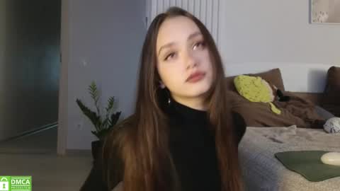 Snapshot of evi_woow chatting on 10/13/25, 07:03 evi_woow online show from 10/13/25, 07:03