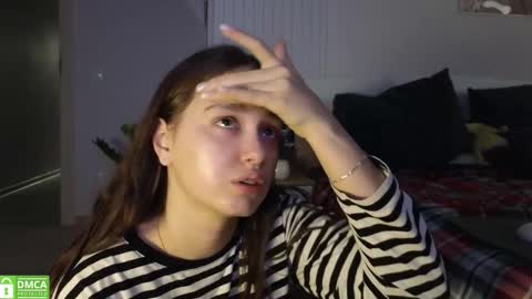 evi_woow online show from 11/13/25, 09:36