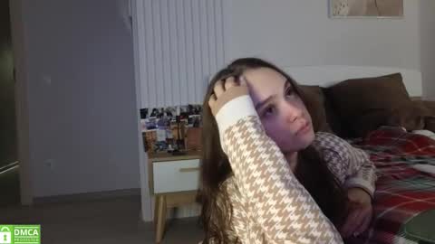 evi_woow online show from 11/16/25, 10:04