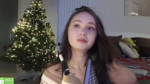 evi_woow online show from 11/30/25, 08:57