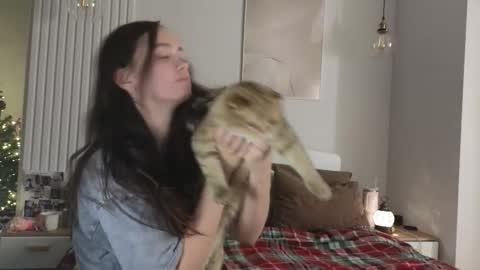 evi_woow online show from 12/22/25, 10:18