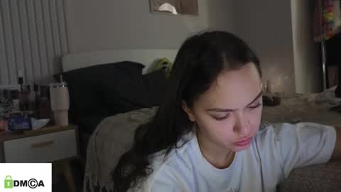 evi_woow online show from 02/25/26, 09:02