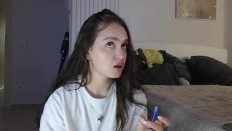 evi_woow online show from 04/16/26, 11:07