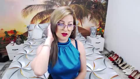 Evia online show from 02/01/25, 01:44