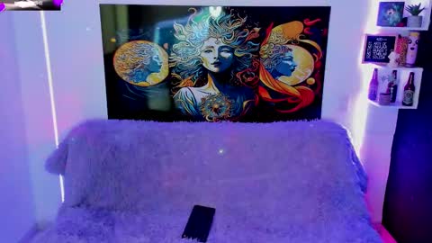 Snapshot of evie99_ chatting on 02/19/25, 06:21 Evie99  online show from 02/19/25, 06:21