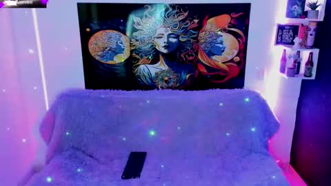 Snapshot of evie99_ chatting on 02/25/25, 03:27 Evie99  online show from 02/25/25, 03:27