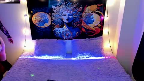 Snapshot of evie99_ chatting on 09/17/25, 05:25 Evie99  online show from 09/17/25, 05:25