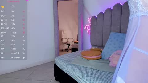 My name is Evie  nice to meet you  really get to know me better private is open  online show from 09/25/25, 11:08