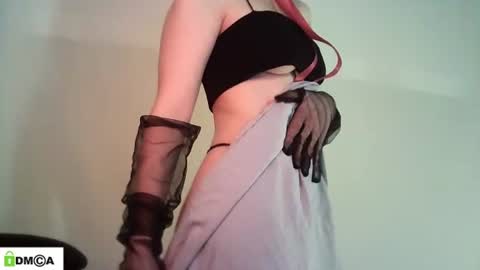 Snapshot of evie_muna chatting on 06/16/26, 03:31 Renesme White Im here from Monday to Friday online show from 06/16/26, 03:31