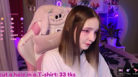 Evie online show from 04/12/26, 10:37