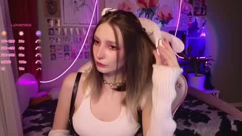 Evie online show from 04/23/26, 08:22