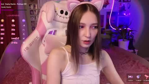 Snapshot of evie_rosen chatting on 05/08/26, 12:16 Evie online show from 05/08/26, 12:16