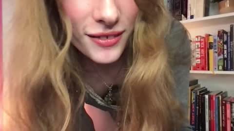 Evie3 online show from 11/03/25, 11:22