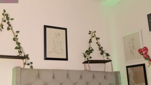 Ivi Alejandra  online show from 01/15/25, 06:51