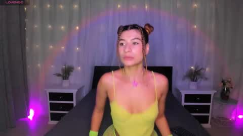 Evolet online show from 12/02/25, 01:17