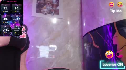 Snapshot of evonilatina chatting on 06/09/26, 10:10 evonilatina online show from 06/09/26, 10:10