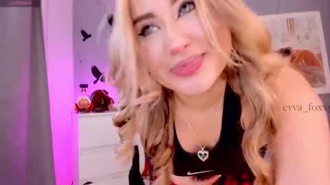 evva_foxxy online show from 11/04/25, 03:00