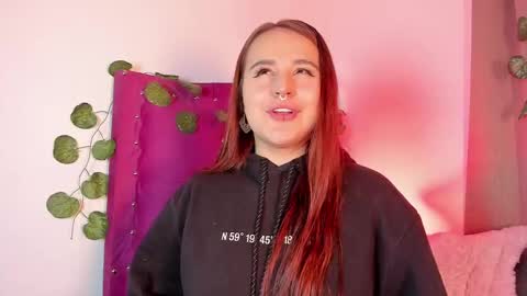 Snapshot of evy_orange1 chatting on 01/19/25, 03:08 EVY online show from 01/19/25, 03:08