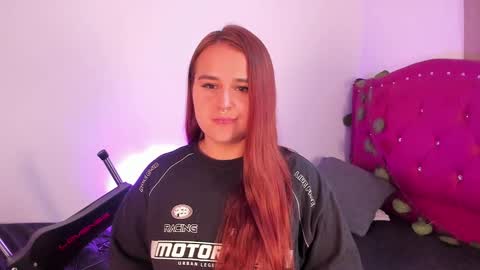 Snapshot of evy_orange1 chatting on 01/28/25, 05:56 EVY online show from 01/28/25, 05:56