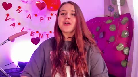 Snapshot of evy_orange1 chatting on 01/31/25, 05:32 EVY online show from 01/31/25, 05:32