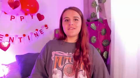 Snapshot of evy_orange1 chatting on 01/31/25, 08:33 EVY online show from 01/31/25, 08:33