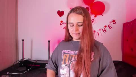 Snapshot of evy_orange1 chatting on 02/12/25, 05:05 EVY online show from 02/12/25, 05:05