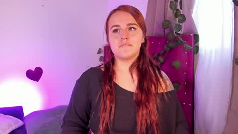 Snapshot of evy_orange1 chatting on 03/03/25, 07:39 EVY online show from 03/03/25, 07:39