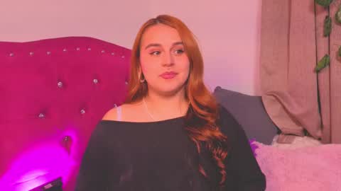 Snapshot of evy_orange1 chatting on 09/28/25, 04:18 EVY online show from 09/28/25, 04:18