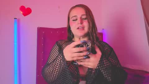 Snapshot of evy_orange1 chatting on 10/08/25, 01:14 EVY online show from 10/08/25, 01:14