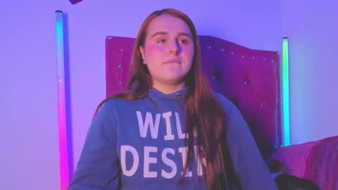 Snapshot of evy_orange1 chatting on 10/18/25, 01:08 EVY online show from 10/18/25, 01:08